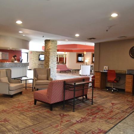 Ramada By Wyndham Wentzville Exterior photo